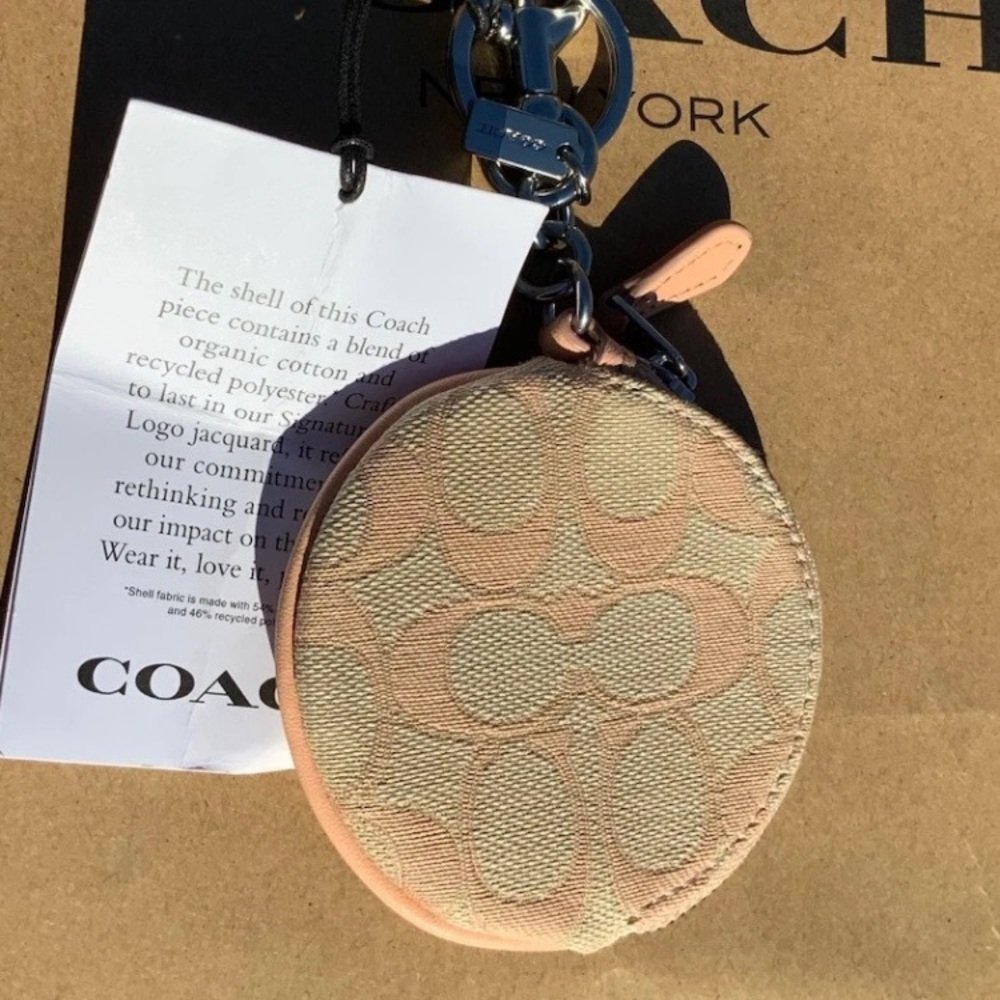 Coach Circular Coin Pouch In Signature Jacquard NWT - Picture 3 of 6